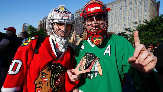 Hokejové šílenství v Chicagu. Zisk Stanley Cupu oslavilo bez nadsázky celé obyvatelstvo třímilionového města.