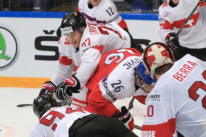 MS 2016, Česko-Švýcarsko: Martin Zaťovič - Robin Grossmann (77), Reto Berra (20)