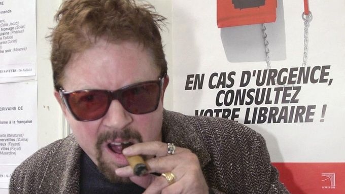 Tom Robbins žil od roku 1970 v městečku La Conner poblíž Seattlu.