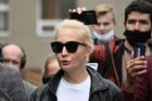 Navalného žena dostala u soudu pokutu za účast na demonstraci