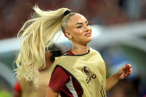Tyhle fotbalistky vás dostanou! Podívejte se na nejkrásnější momenty z Eura 2025