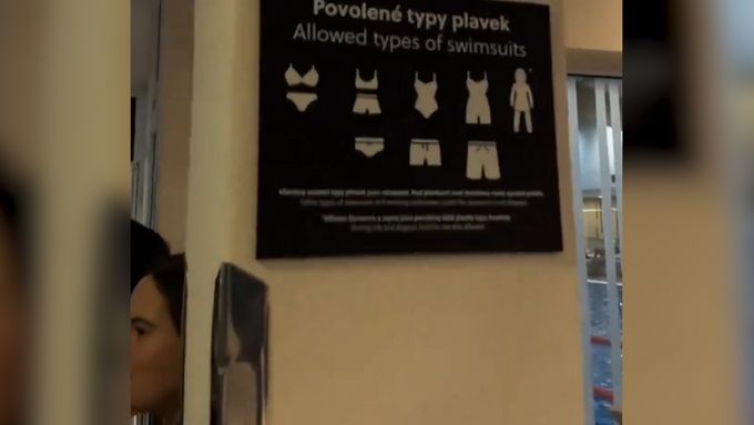 Ženu v Praze nepustili v burkinách do bazénu