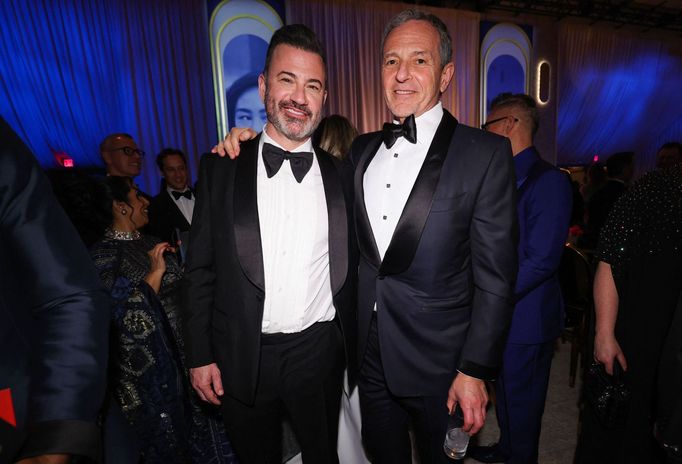 Moderátor letošních Oscarů Jimmy Kimmel a Bob Iger, ředitel společnosti Walt Disney Company.