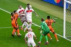 Nizozemsko - Turecko 0:1. Turci jezdí jako šílení, v první půli udeřili ze vzduchu