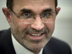 íránský ministr ropného průmyslu Gholhámhosejn Nozarí.