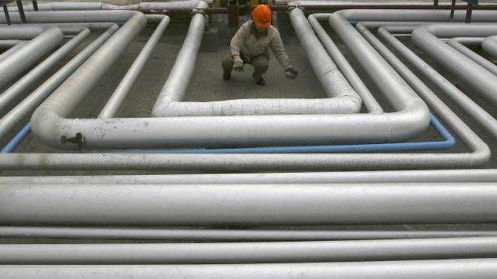 Evropské hádky o ruskou ropu: Česko balancuje mezi zájmy polských a maďarských firem; Zdroj foto: Reuters