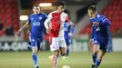 Alexander Bah v prvním zápase 2. kola EL Slavia - Leicester