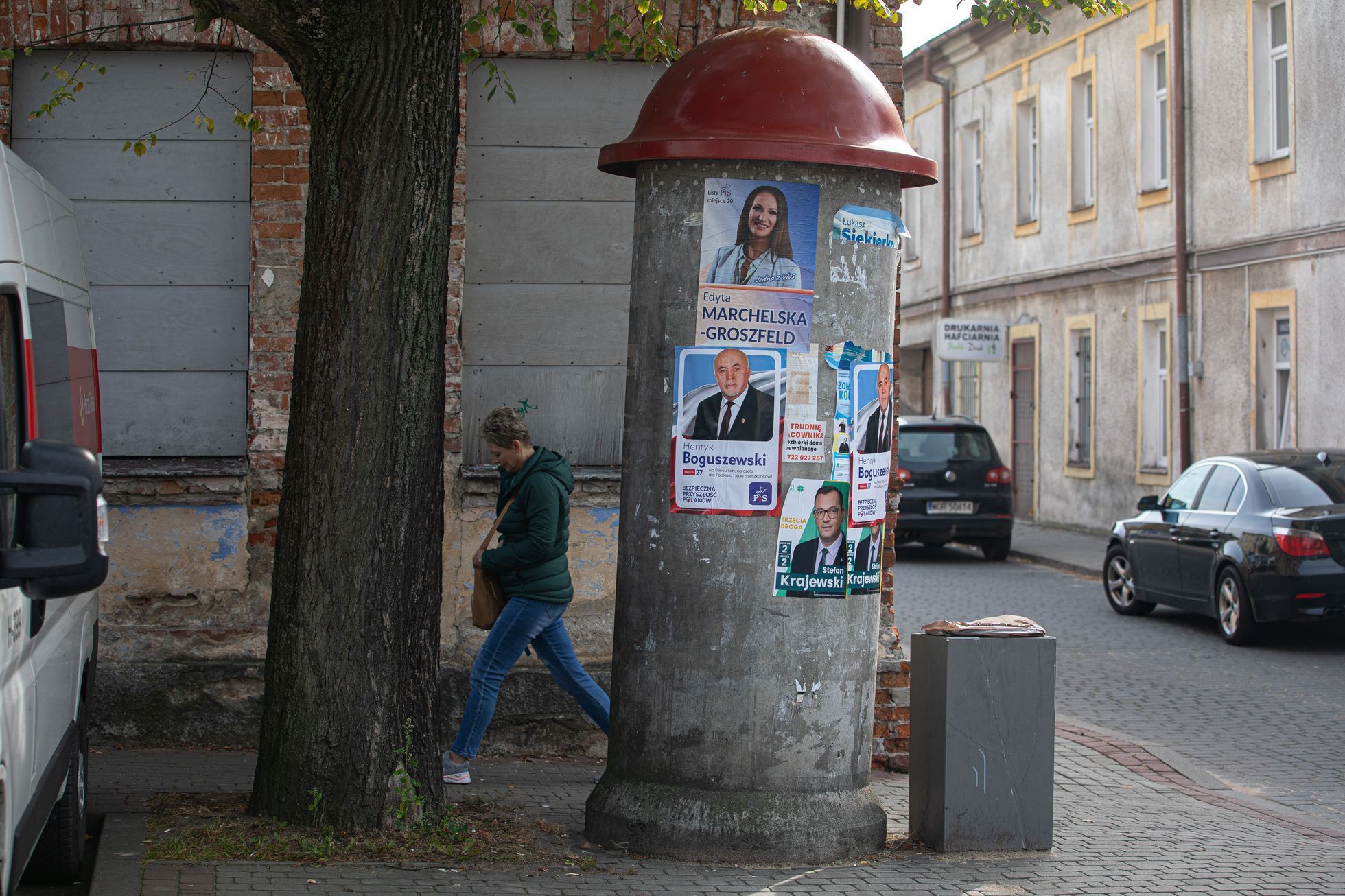Polsko volby, poláci, billboard, reklama, plakát, Třetí cesta, právo a spravedlnost (PiS), Občanská platforma (PO), Polská lidová strana (PSL)