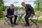 Hlavní poražení eurovoleb. Francouzský prezident Emmanuel Macron a německý kancléř Olaf Scholz.