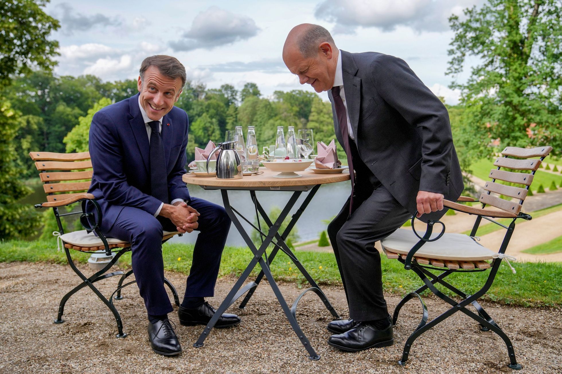 Francouzský prezident Emmanuel Macron a německý kancléř Olaf Scholz.