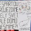 Transparenty sparťanských fanoušků v zápase Sparta - České Budějovice