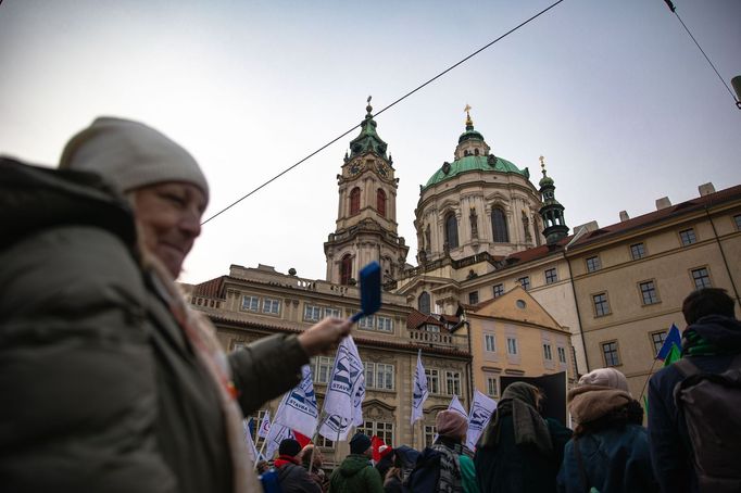 Protest studentů a odborů proti opatřením vlády Petra Fialy.