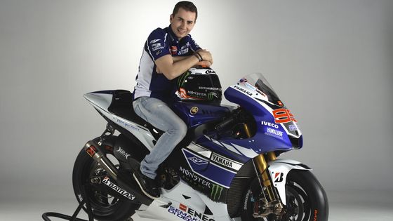 Španělský jezdec Jorge Lorenzo obhajuje titul šampiona MotoGP. Podívejte se na vizitku úřadujícího šampiona i jeho 23 soupeřů.