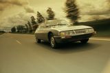 V témže roce, jen o kousek dál, stál na stánku Citroënu model SM. Avantgardně navržené velké kupé Francouzi vyrobili ve spolupráci s Maserati. To se projevilo například třílitrovým šestiválcem, který SM sdílelo s Maserati Merak. Auto mělo též hydropneumatické odpružení nebo luxusně vybavený interiér. Výroba trvala do roku 1975.