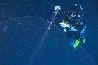Potápěči narazili na tajemný objekt 22 metrů pod hladinou