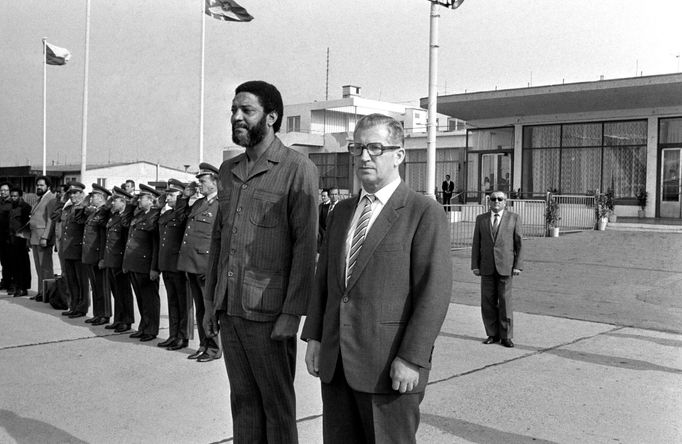 Maurice Bishop a  Lubomír Štrougal. Praha, 3. 10. 1983.