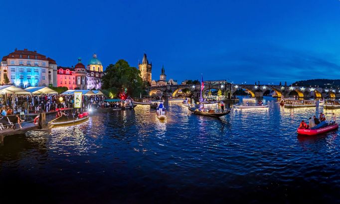 Průřez tvorbou externího fotografa Radoslava Vnenčáka za rok 2024.