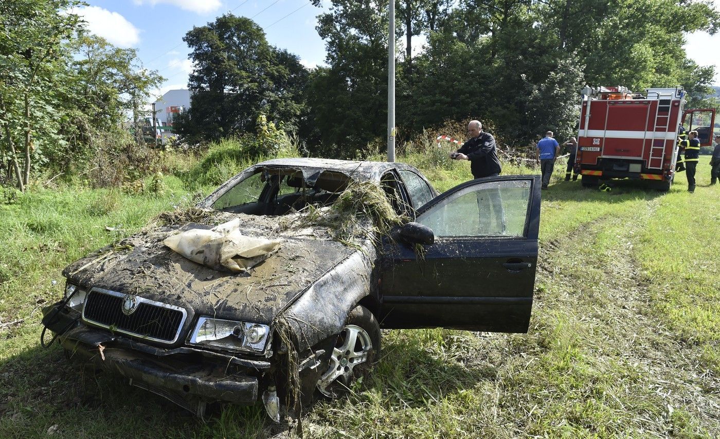 záplavy auto