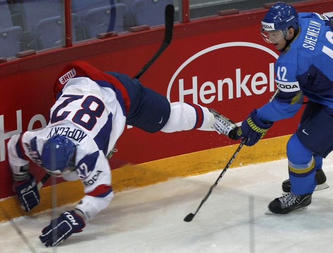 MS v hokeji 2012: Slovensko - Kazachstán (Šemelin, Kopecký, střet)