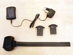 Sada na domácí věznění: náramek GPS, dvě baterie, nabíječka