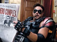 Toto není Robert Downey Jr., Iron Man v nedbalkách ani jiný běžný, hodný superhrdina