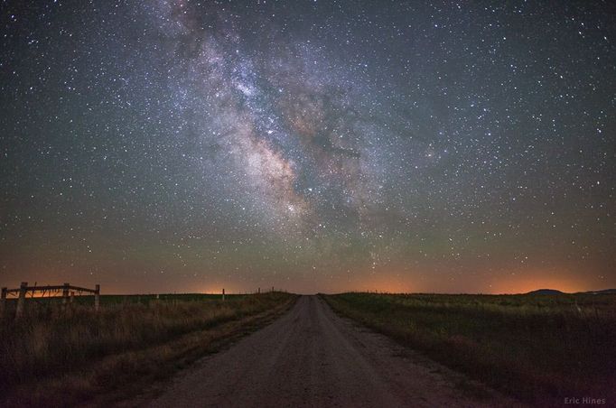 5. místo v kategorii „Beauty of Night Sky“: Eric Hines z USA s fotografií „Countryside Milky Way“.