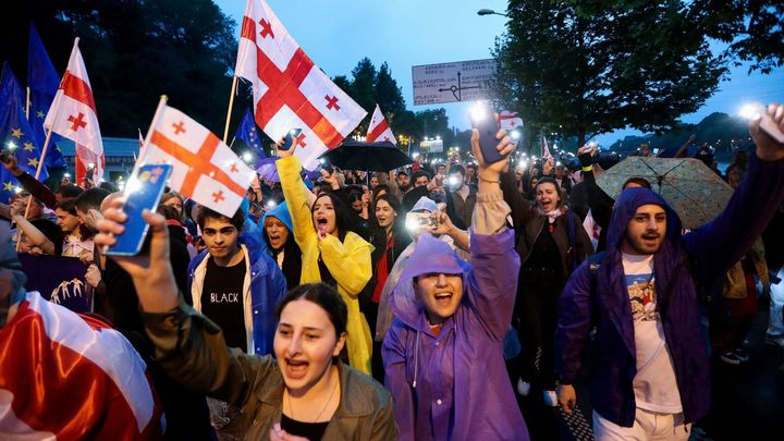 "Nechceme se vracet do Sovětského svazu," v Tbilisi demonstrovaly desítky tisíc lidí