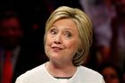 FBI pokárala Clintonovou za e-maily, které obsahovaly tajné informace. Její stíhání ale nedoporučí