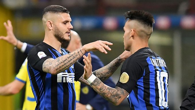 Radost fotbalistů Interu Milán z výhry nad Veronou.