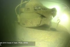 Video: Potápěči ukázali vrak ponorky, kterou našli u Švédska
