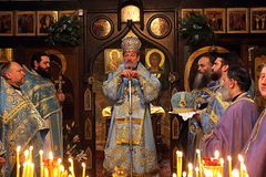 Věřící pravoslavné církve si nechali vysvětit pokrmy