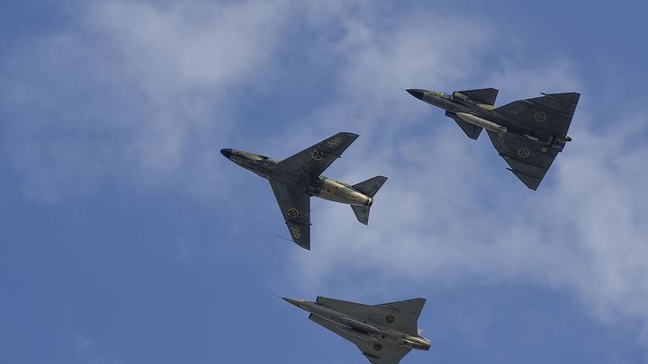 Tlačme na růst výdajů na obranu, budeme víc v bezpečí, domnívají se dvě třetiny Čechů