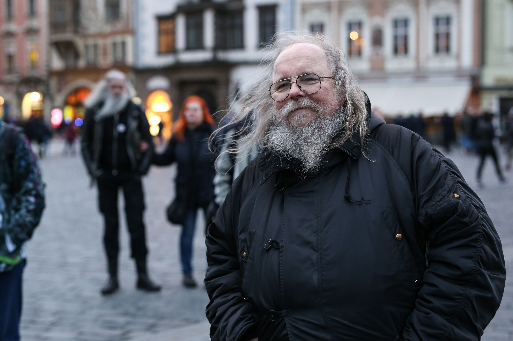 Shromáždění k připomínce 25. února a obětem komunismu - Staromětské náměstí a Úvoz