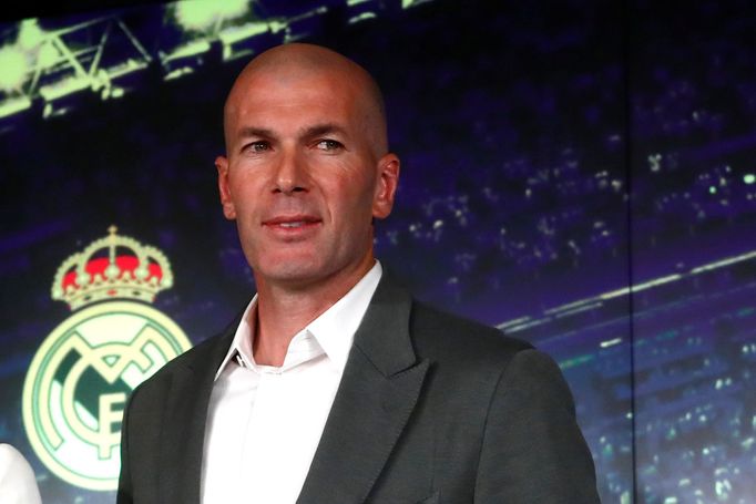 Zinedine Zidane na tiskové konferenci Realu Madrid.