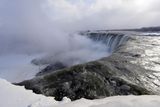 Na kanadské straně leží větší část toho nejznámějšího - Horseshoe Falls (Podkova).