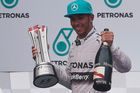 F1 v Malajsii opanoval Mercedes. Vítězství pro Hamiltona