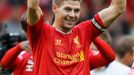 Liverpoolský kapitán Gerrard v utkání s Manchesterem United