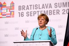 Shodli jsme se, že nelegální migraci do EU musíme zastavit, oznámila v Bratislavě Merkelová