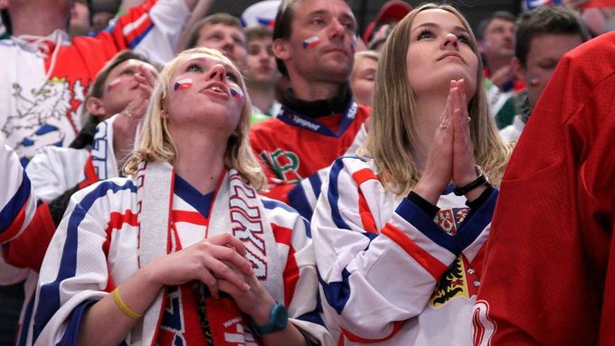 Češi musí s Kanadou bodovat. Jinak se budou modlit, aby večer zaváhalo i Norsko.