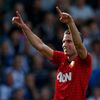 Robin van Persie slaví gól v zápase West Bromwich - Manchester United