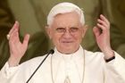 Papež Benedikt XVI. věří vědcům i bibli