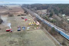 Rychlík jel "na červenou", na místě byla těžká zranění. Srazil se s jiným vlakem