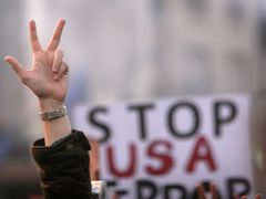 Většina Srbů má Američanům za zlé, že podpořili vznik nezávislého Kosova