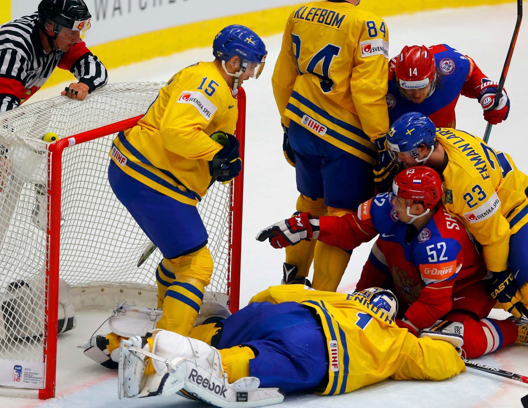 MS 2015, Švédsko - Rusko:  Sergej Širokov ukazuje gól ve švédské brance