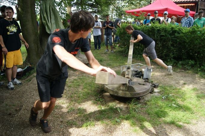 SPŠ strojní a stavební v Táboře vytvořila ustavující rekord ve výrobě elektrické energie lidskou silou za 24 hodin.