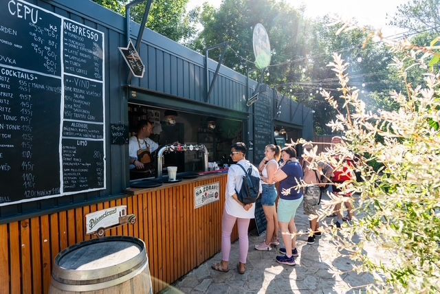 The Garden, Srbsko, podnik, gastronomie, bistro, jídlo, Středočeský kraj, Berounsko