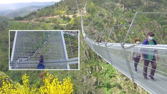 V portugalské oblasti Arouca otevřeli nejdelší visutý most pro chodce na světě.