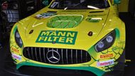 Mercedes-AMG GT3 stáje Mann-Filter Team HTP je díky své "kamufláži" přezdívám Žlutá mamba.