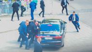 Cintula už podle nahrávky, která unikla po jeho zadržení bezprostředně po útoku na Fica, říkal, že nesouhlasí s politikou vlády. Na Fica podle dostupných informací střílel z bezprostřední blízkosti, když premiér po výjezdním zasedání vlády ve městě Handlová přišel pozdravit občany na místní náměstí.