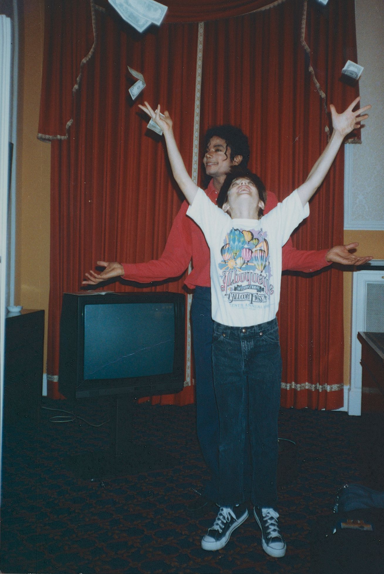 Michael Jackson a James Safechuck.
